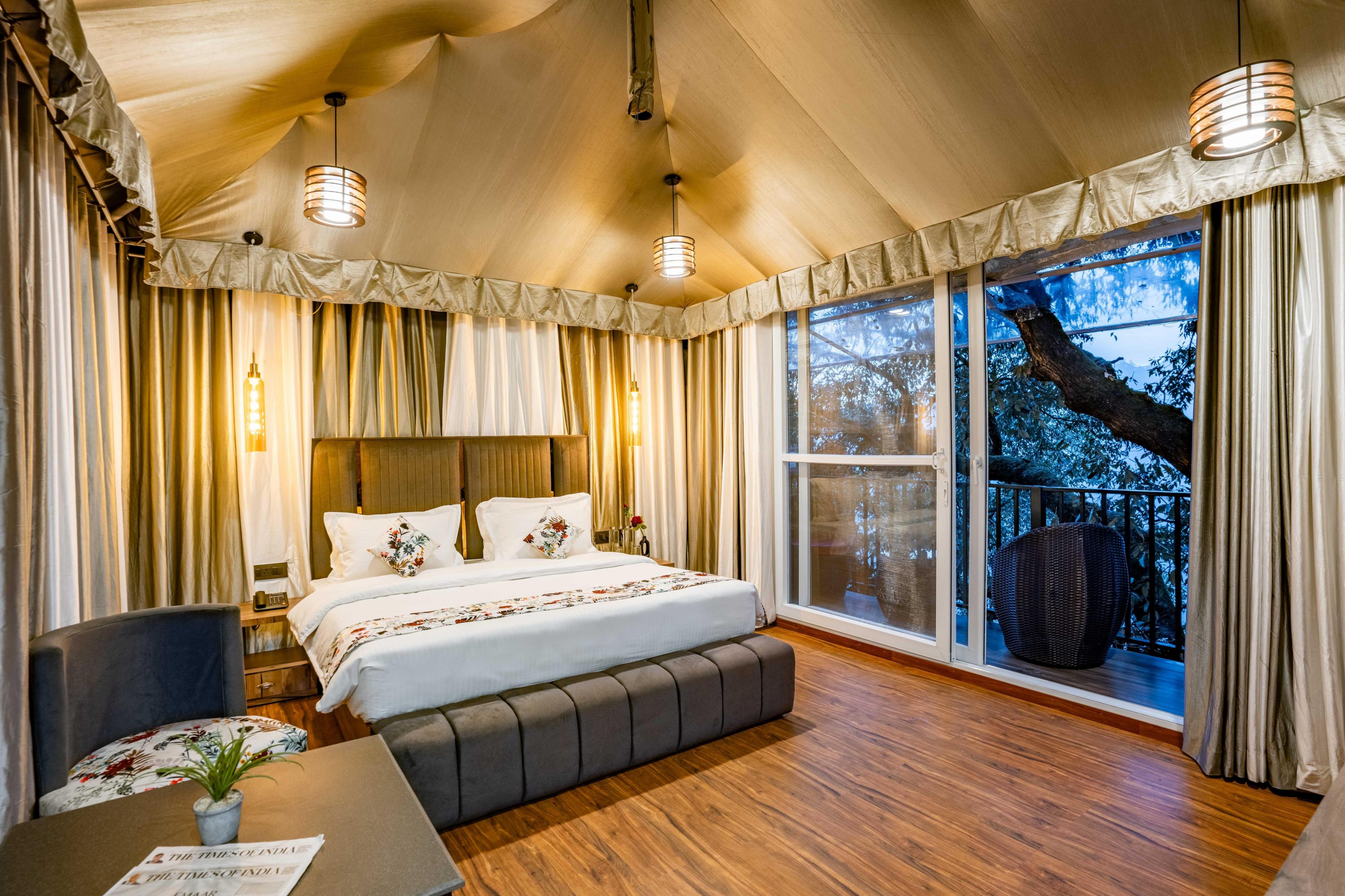 The Whispering Oaks Room Type - Luxury Tents with Jacuzzi
