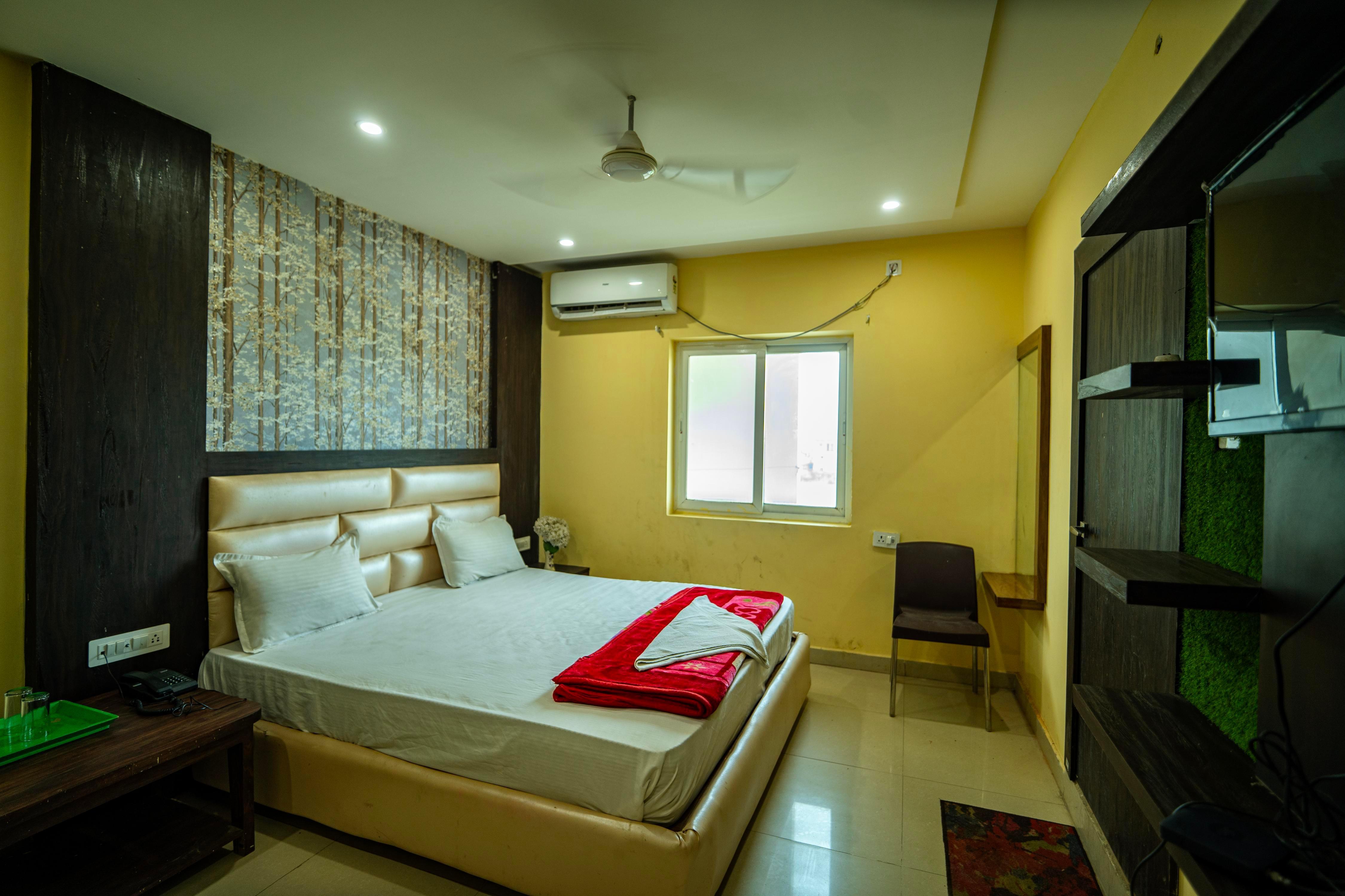 Hotel The Royal Buddha - Tap to explore photos