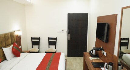 Hotel Shivoy Grand Room Type - Deluxe Room