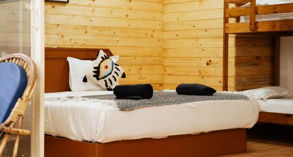 Sameer Beachfront Cottages, Palolem Room Type - Family Room with Side Sea View