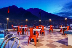 Foxoso Heights, Tapovan