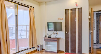 Pooja Villa Suites | Rooms & Pool Room Type - Executive Suite Room