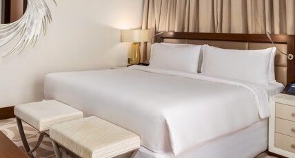 Hilton Dubai Al Habtoor City Room Type - KING JUNIOR SUITE