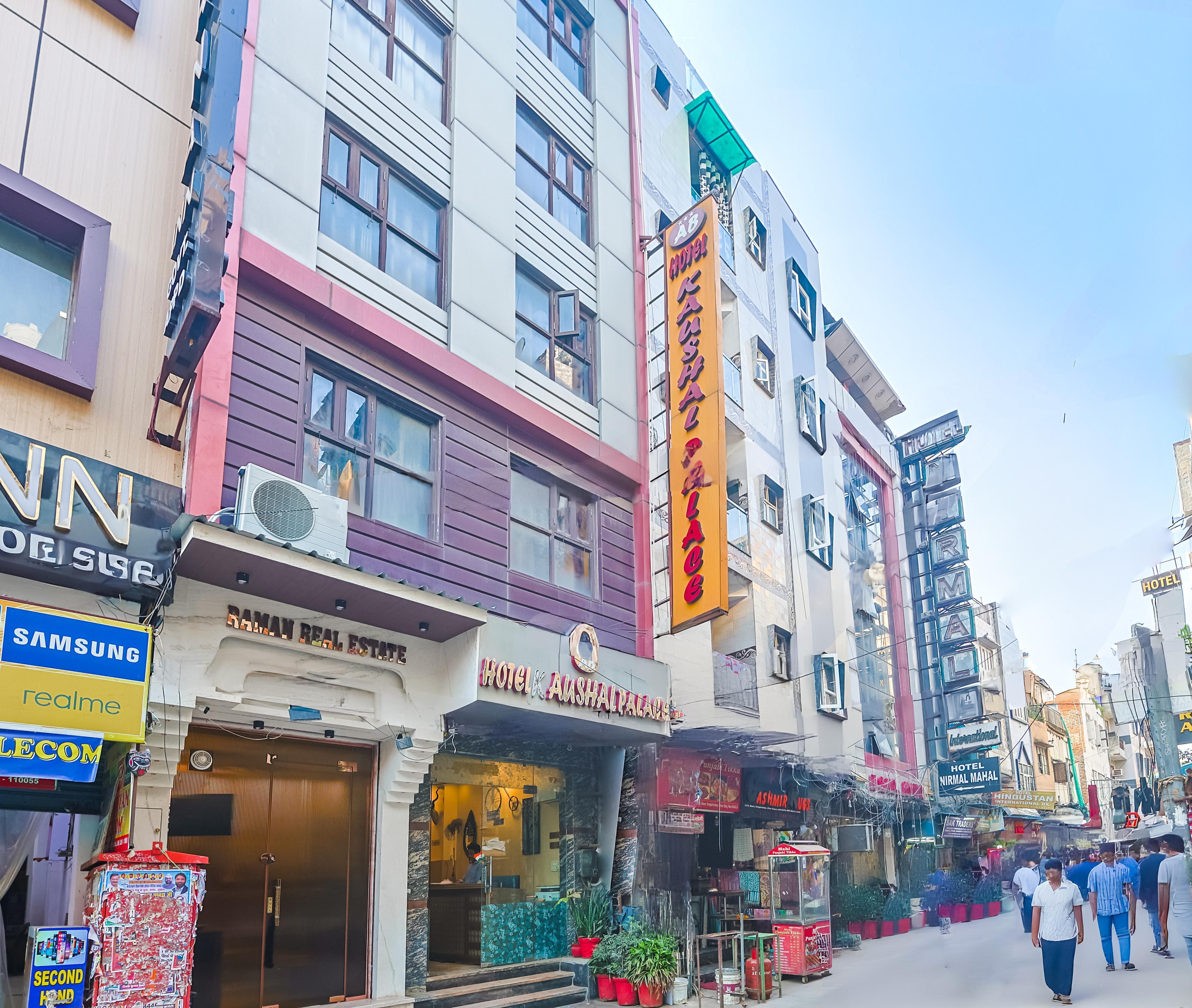 Hotel Kaushal Palace @ New Delhi Railway Station - Tap to explore photos