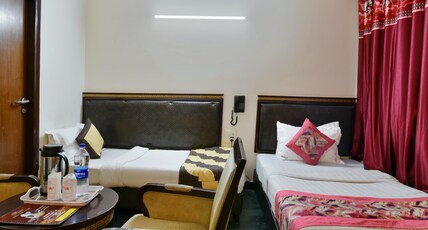 LE Cashew Paharganj Main Road Building Room Type - Deluxe family Ac Room With Free Wi-Fi