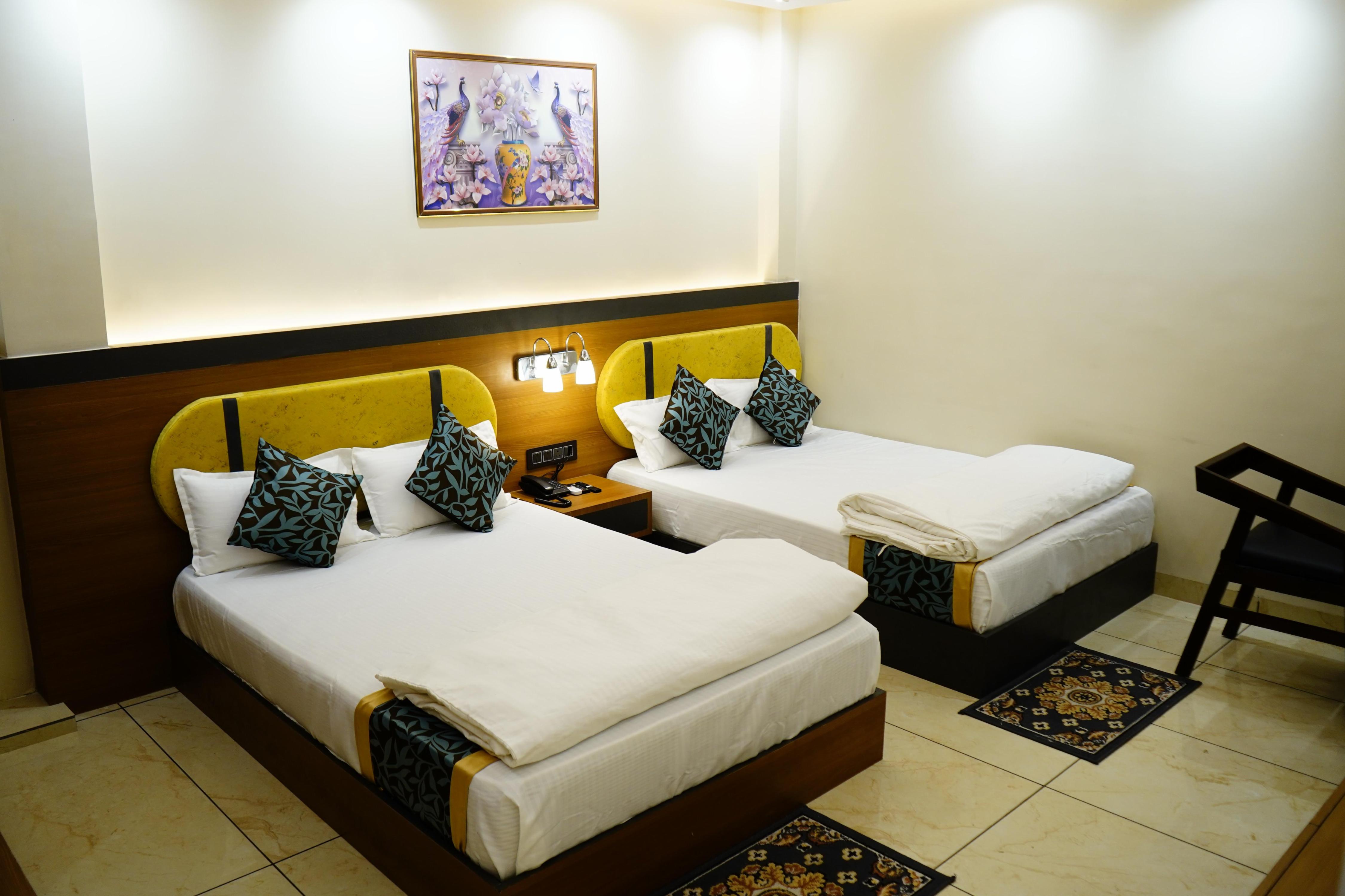 Hotel Shankuntla Palace - 400 Mtr from Vishnupad Mandir