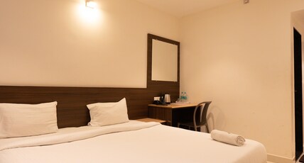 Hotel Karuna Residency Room Type - Deluxe Room AC