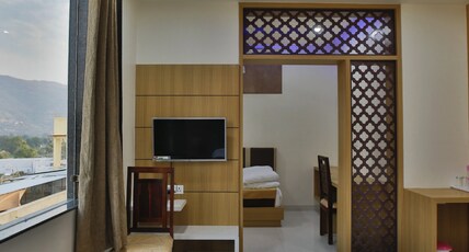 Hotel Krish Palace Room Type - Deluxe Room