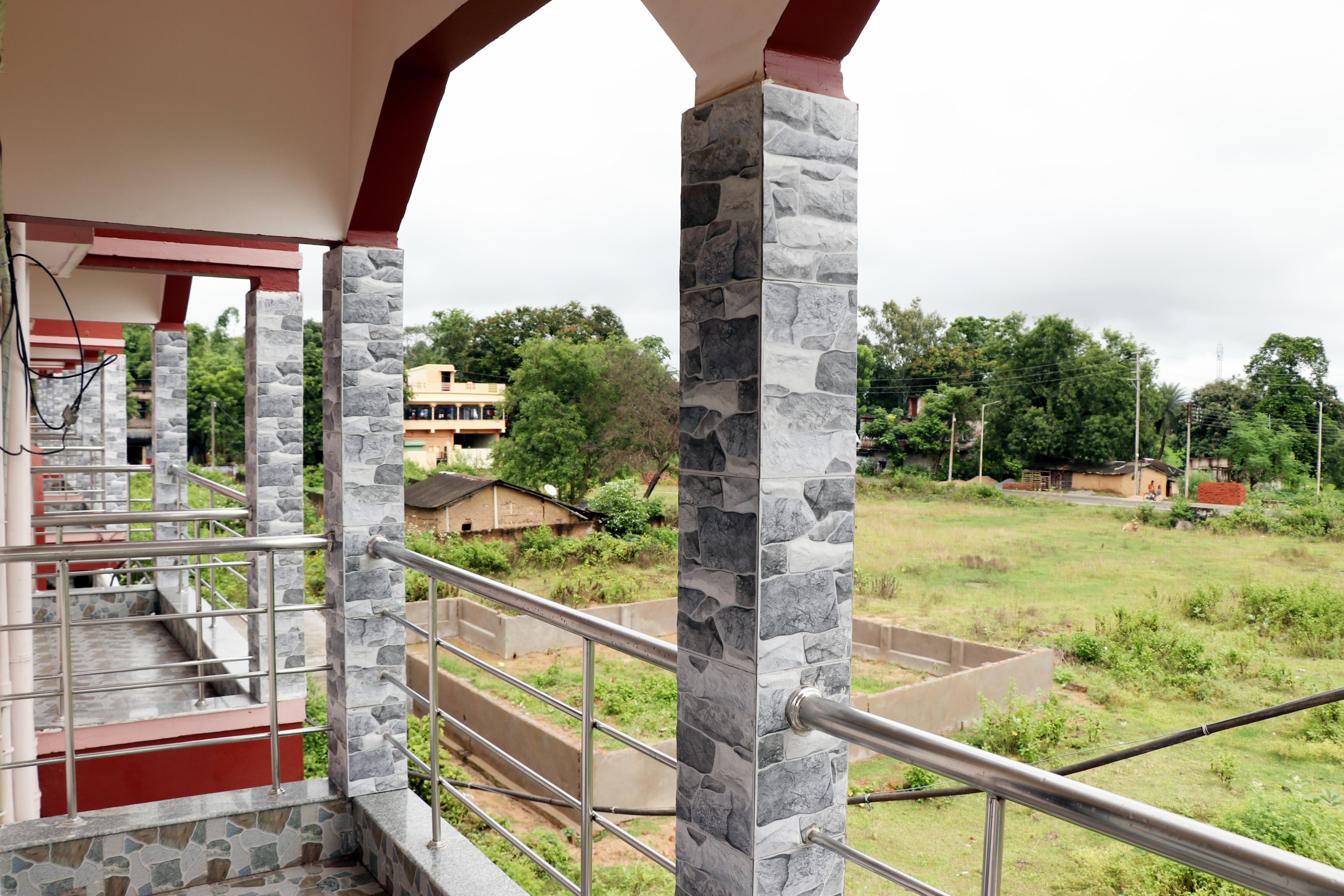 Somani Inn 3 minutes from Jhargram Railway Station - Tap to explore photos