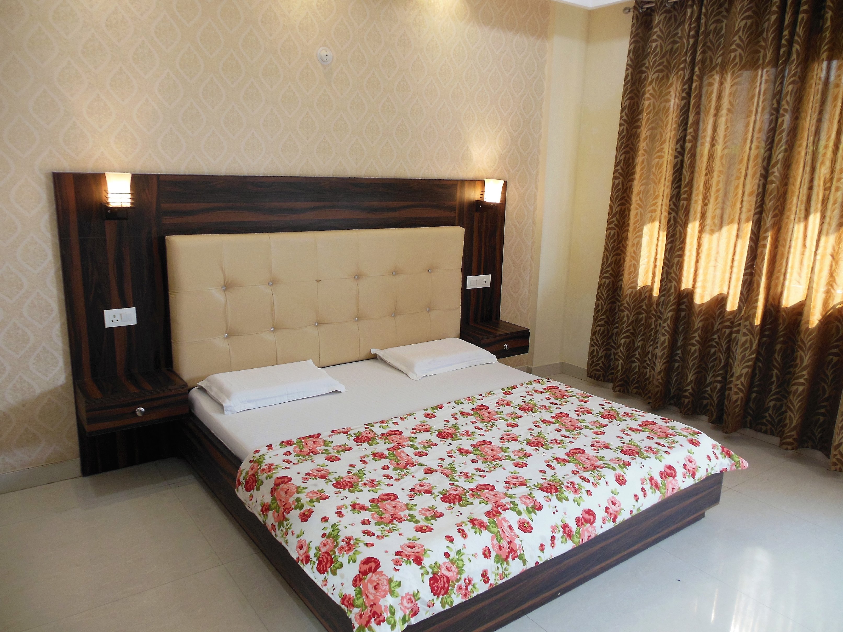 Sumaaya Greens - Tap to explore photos