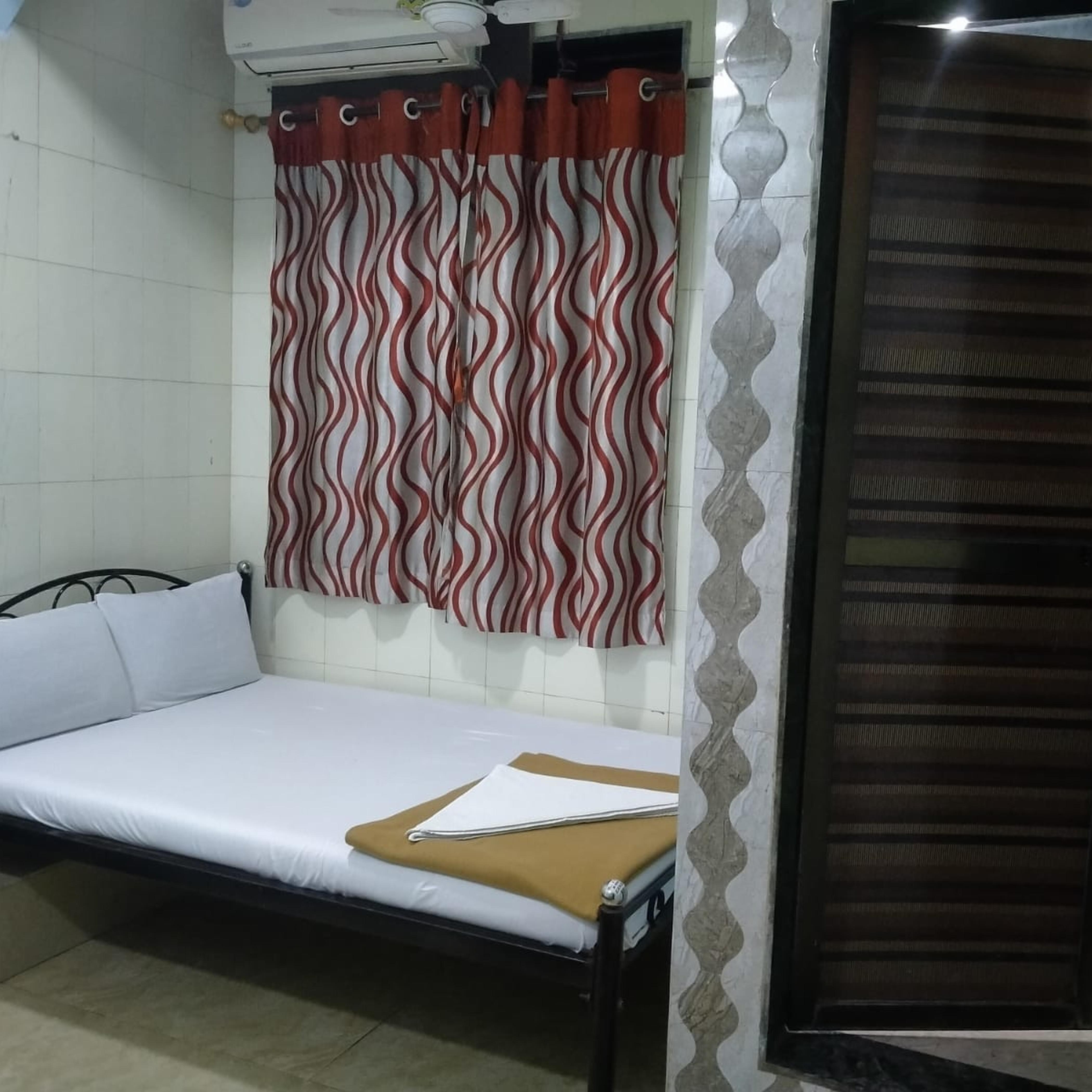 Hotel Central Inn Room Type - Small Double Room AC