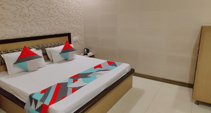 Vrinda Apartments | Rooms & Caretaker Room Type - Deluxe Room