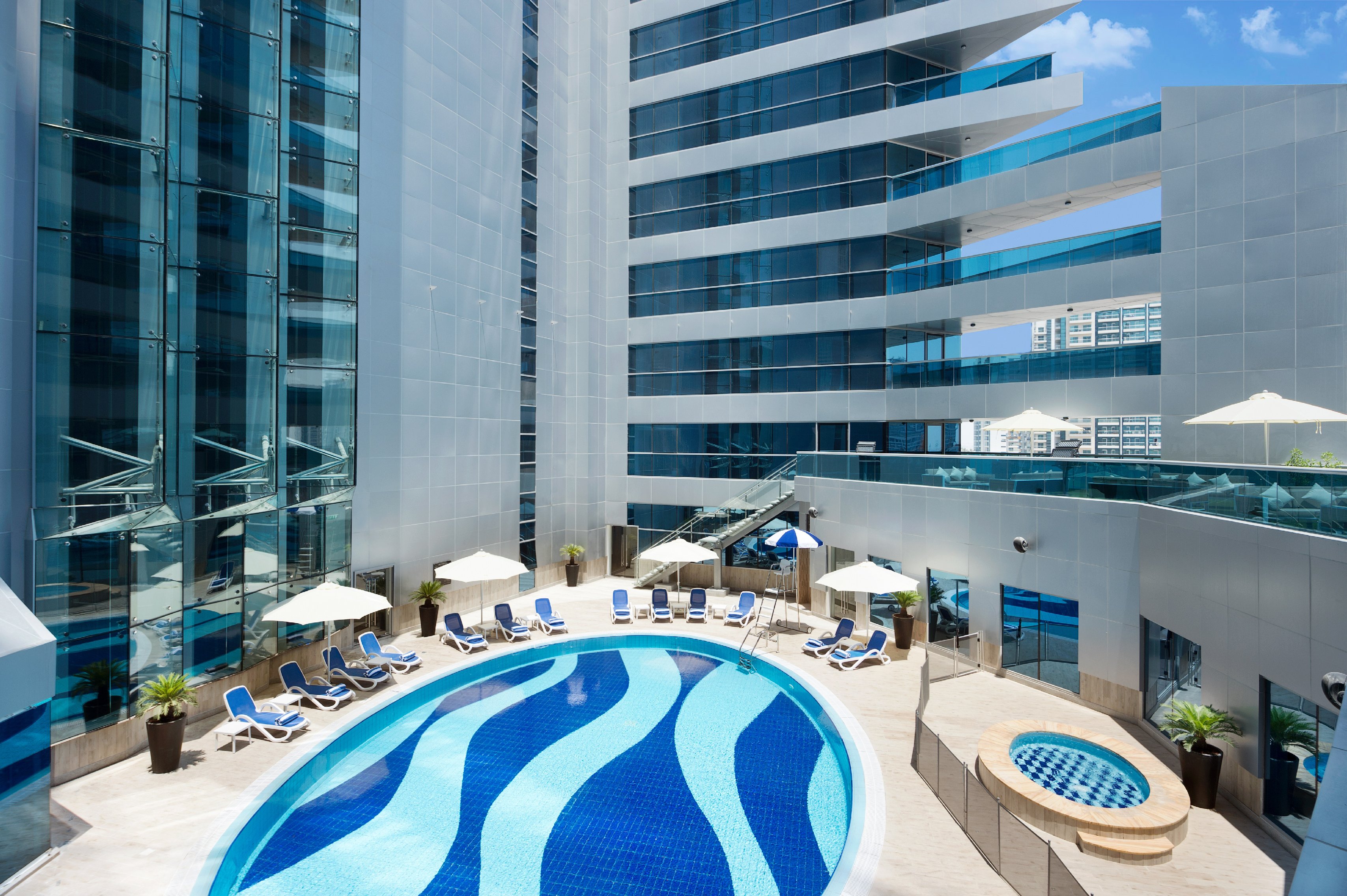 GRAND MERCURE BUSINESS BAY - Tap to explore photos