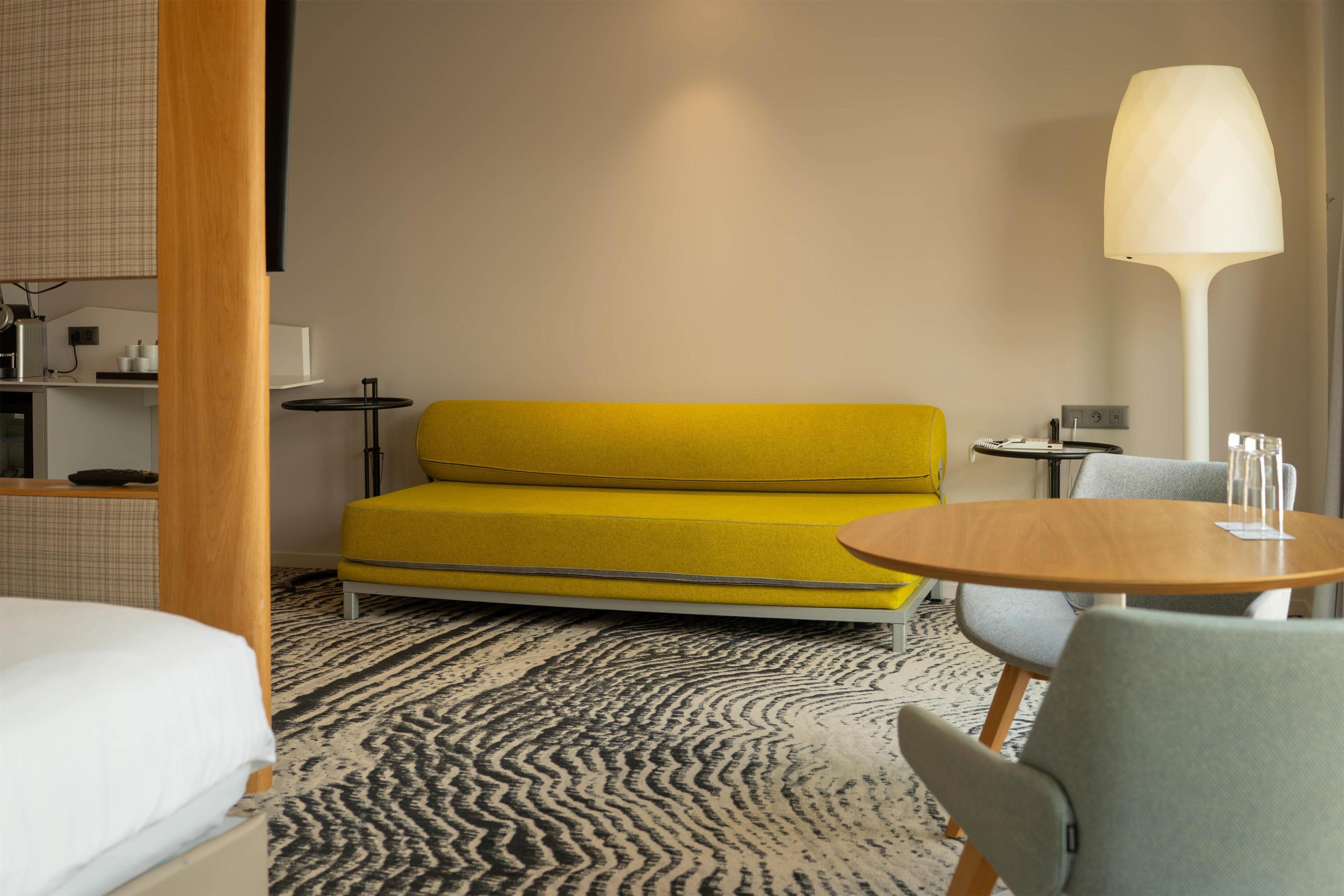 Radisson Blu Bordeaux Room Type - One Bedroom Suite - Citu00e9 du Vin View