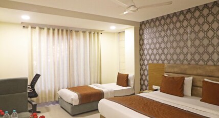 Hotel Grand Suites - Delhi Airport Room Type - Executive Triple Bed Room