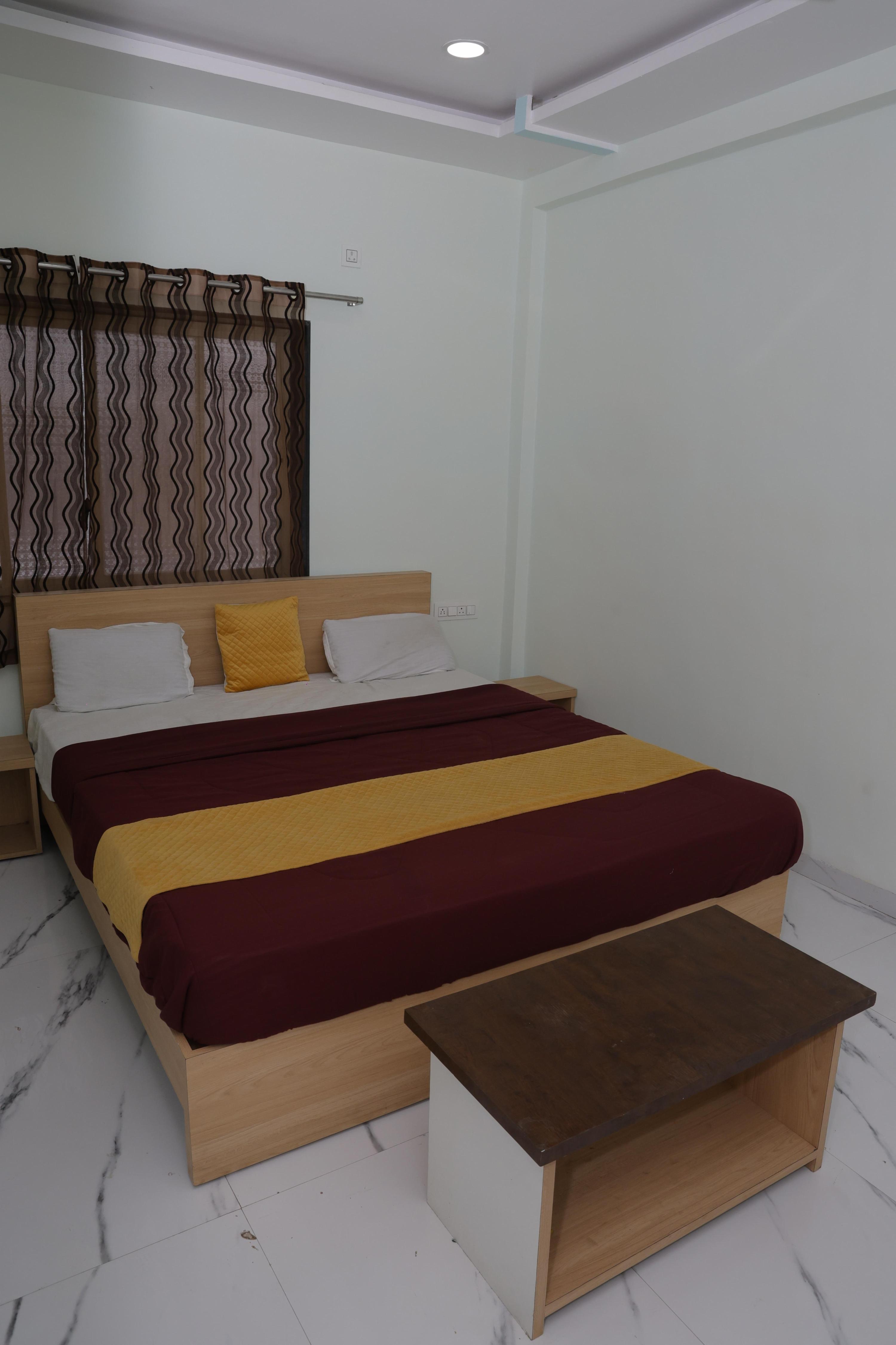 Hotel New Punjab Room Type - Deluxe Non AC Room