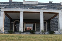 Sinnys Hotel & Restaurant