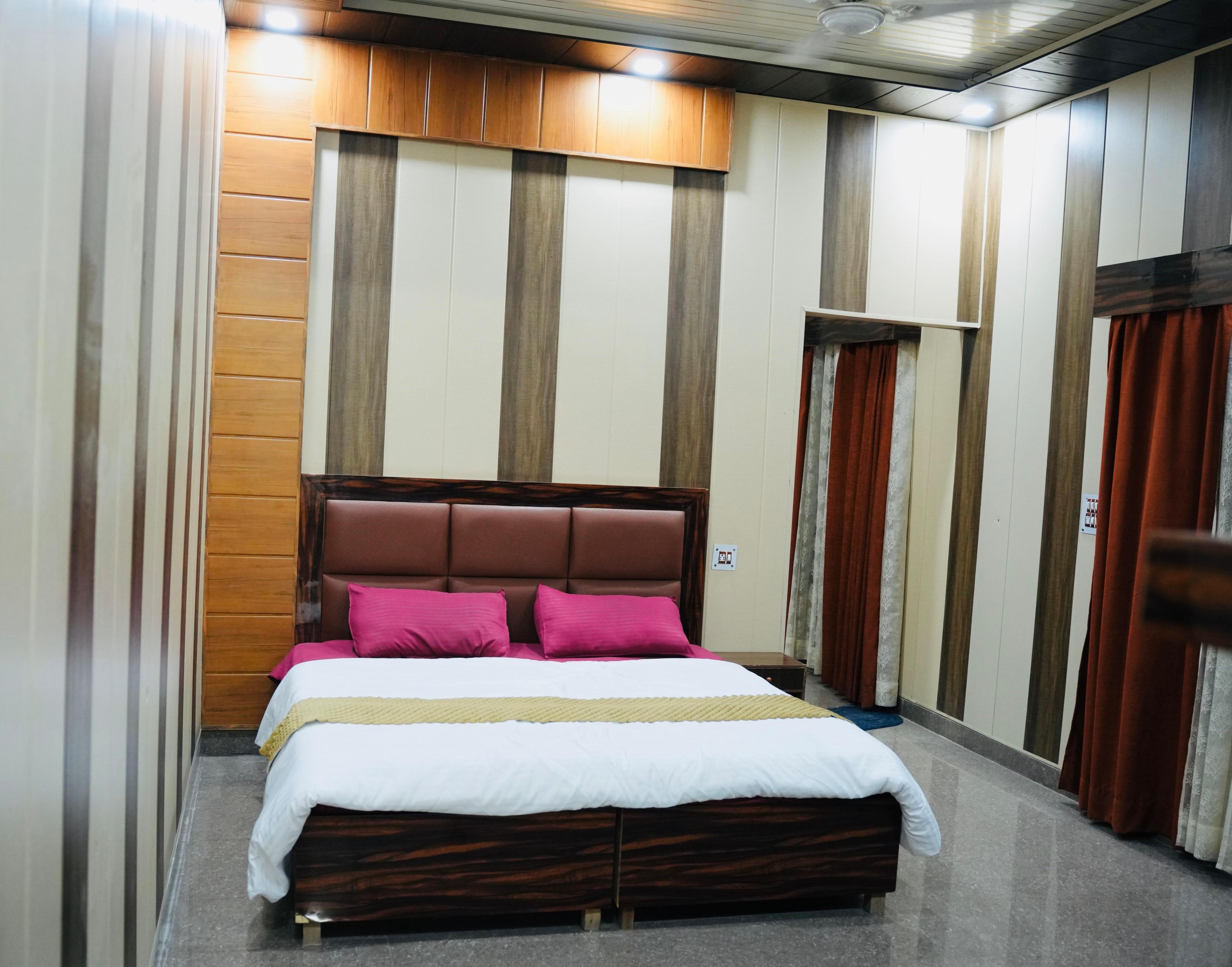 Hotel Ganpati Palace Room Type - Deluxe Suite