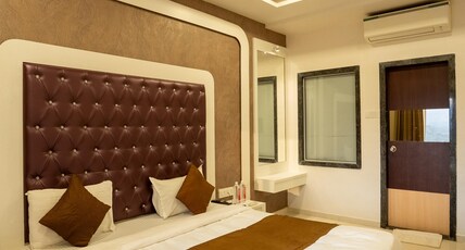 Krushnai Resort Sinhagad Room Type - ROYAL SUITE WITH BATHTUB