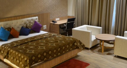 Emmkay Residency Room Type - Super Deluxe Room