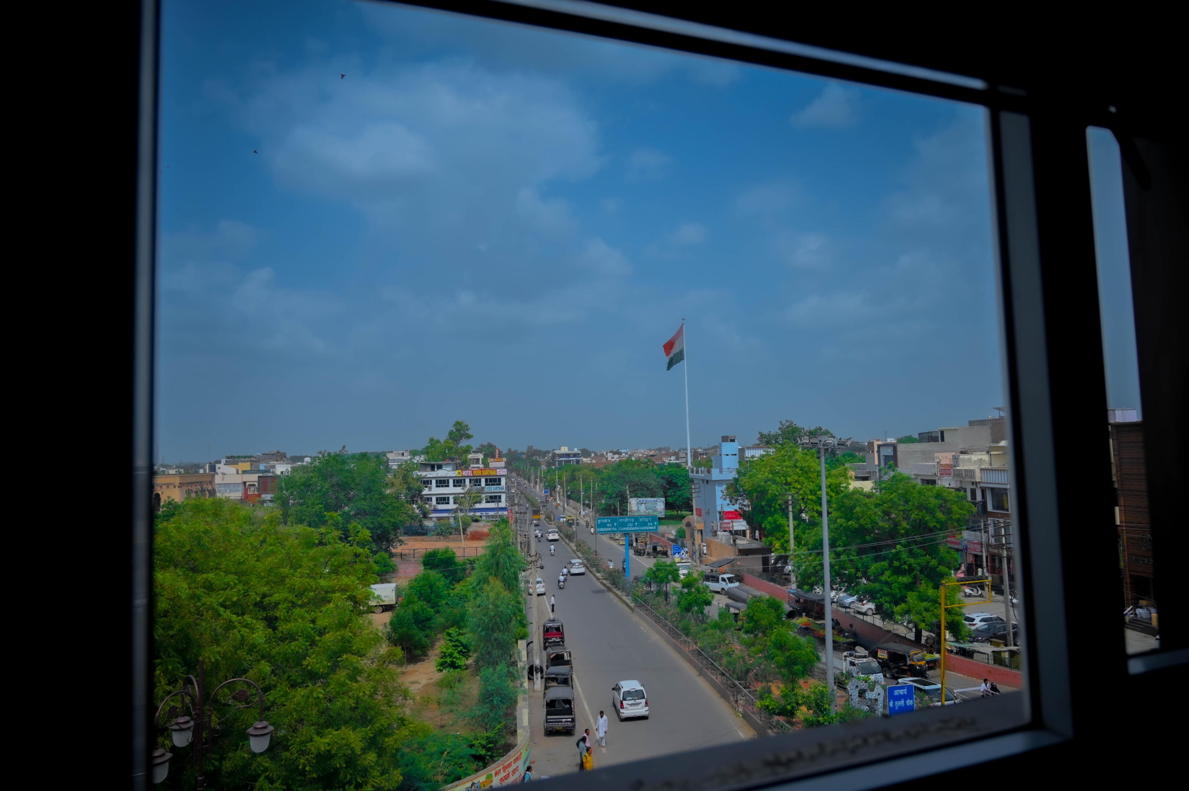 HOTEL CROWN CITY (NEAR BUS STAND) - Tap to explore photos