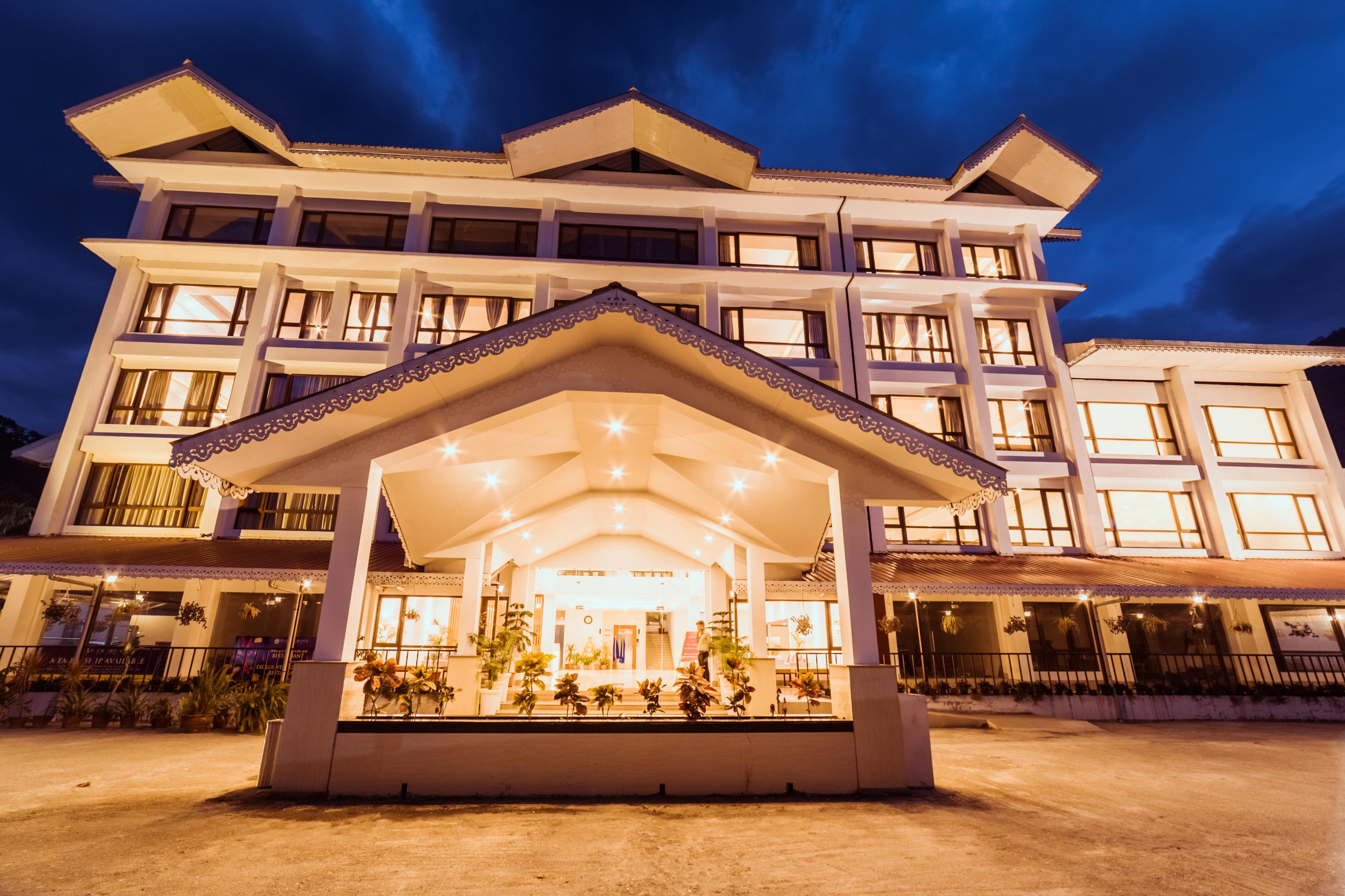 Palm Grove Suites Inn & Spa - Tap to explore photos