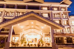 Palm Grove Suites Inn & Spa