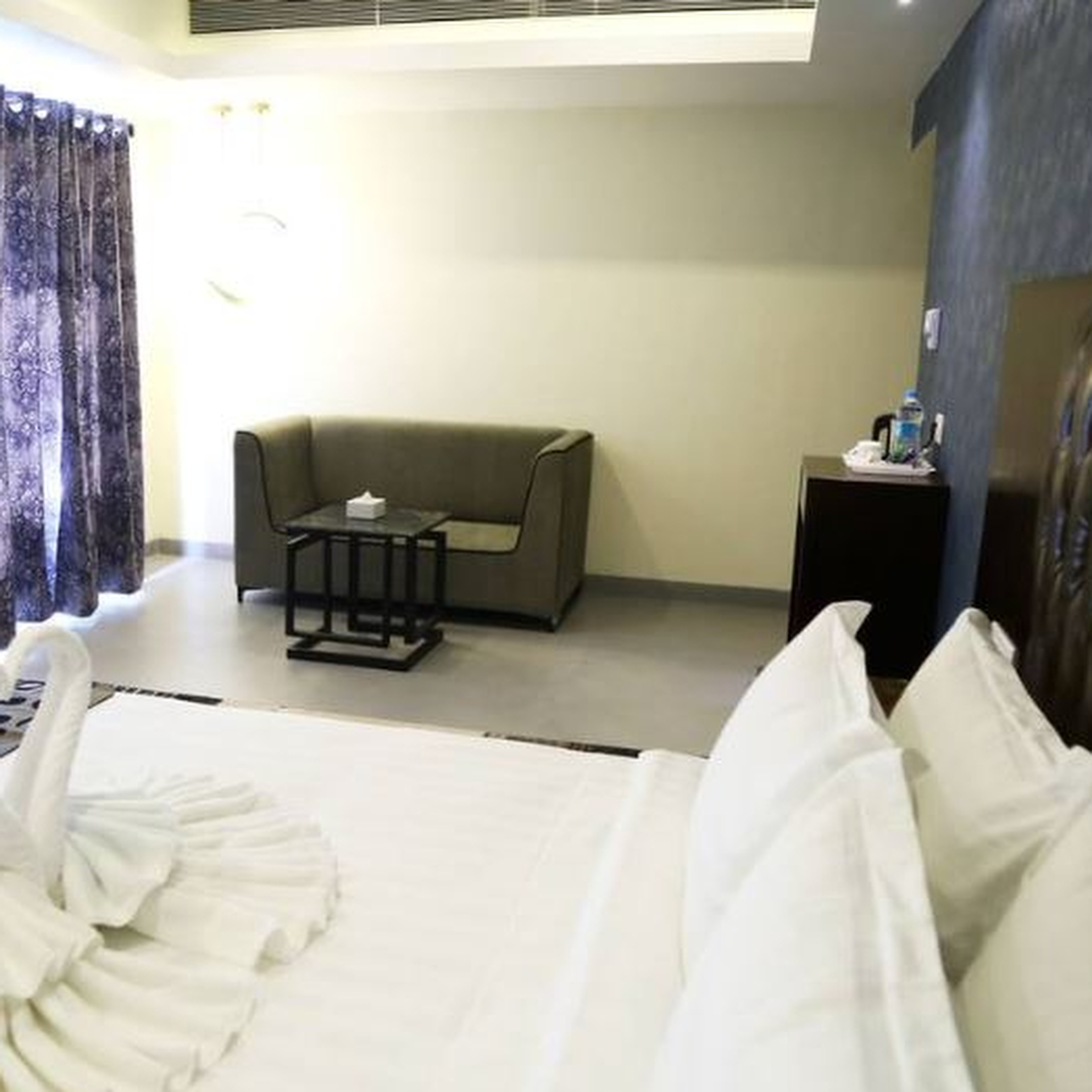 Hotel Piyush Inn Room Type - SUITE ROOM WITH CITY VIEW