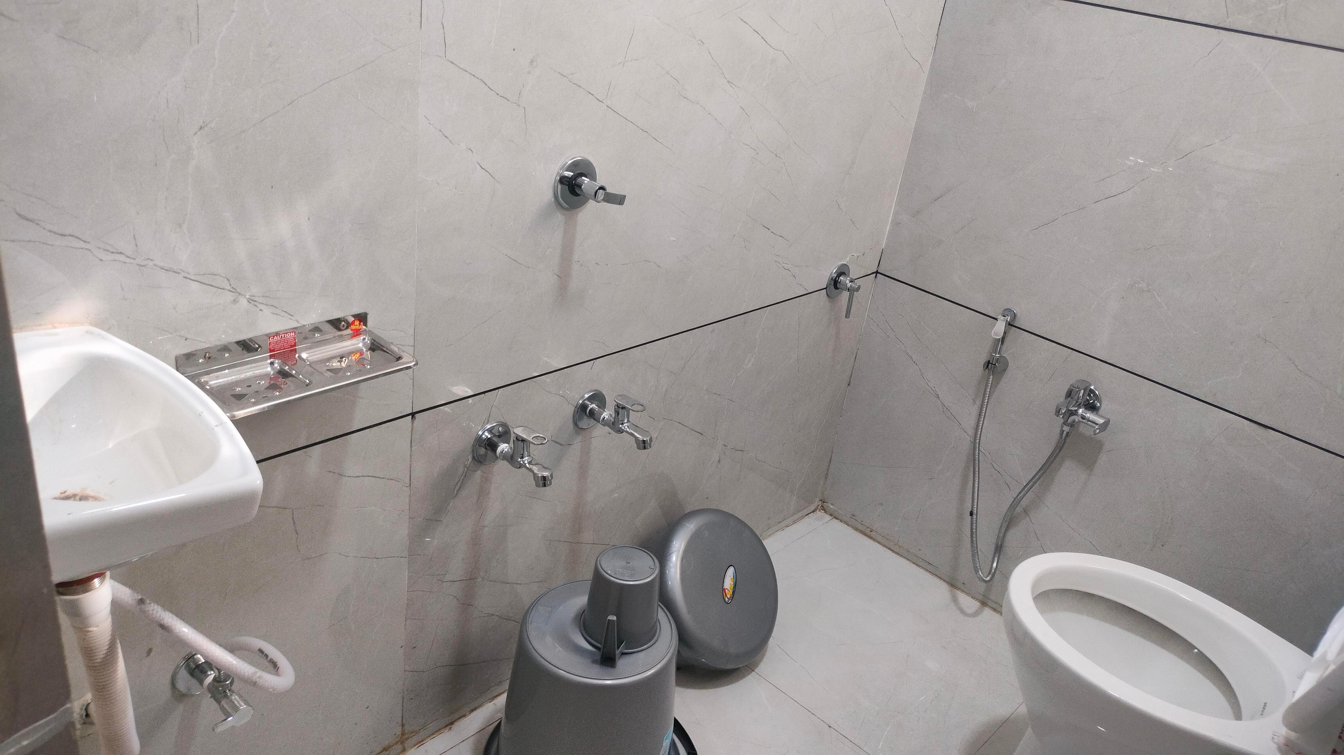 Hotel Relax AC Dormitory - Tap to explore photos