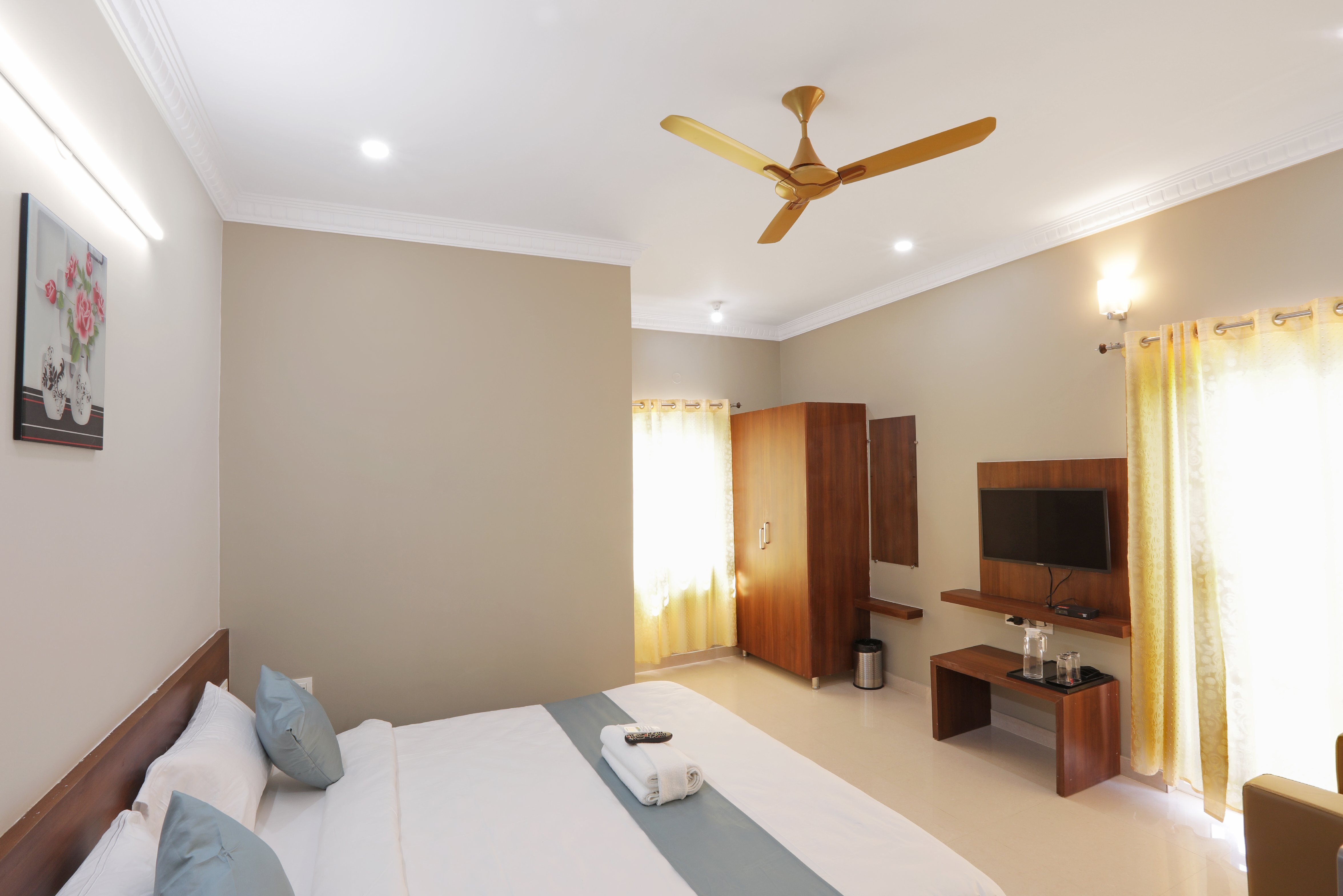Gateway Suites - Tap to explore photos
