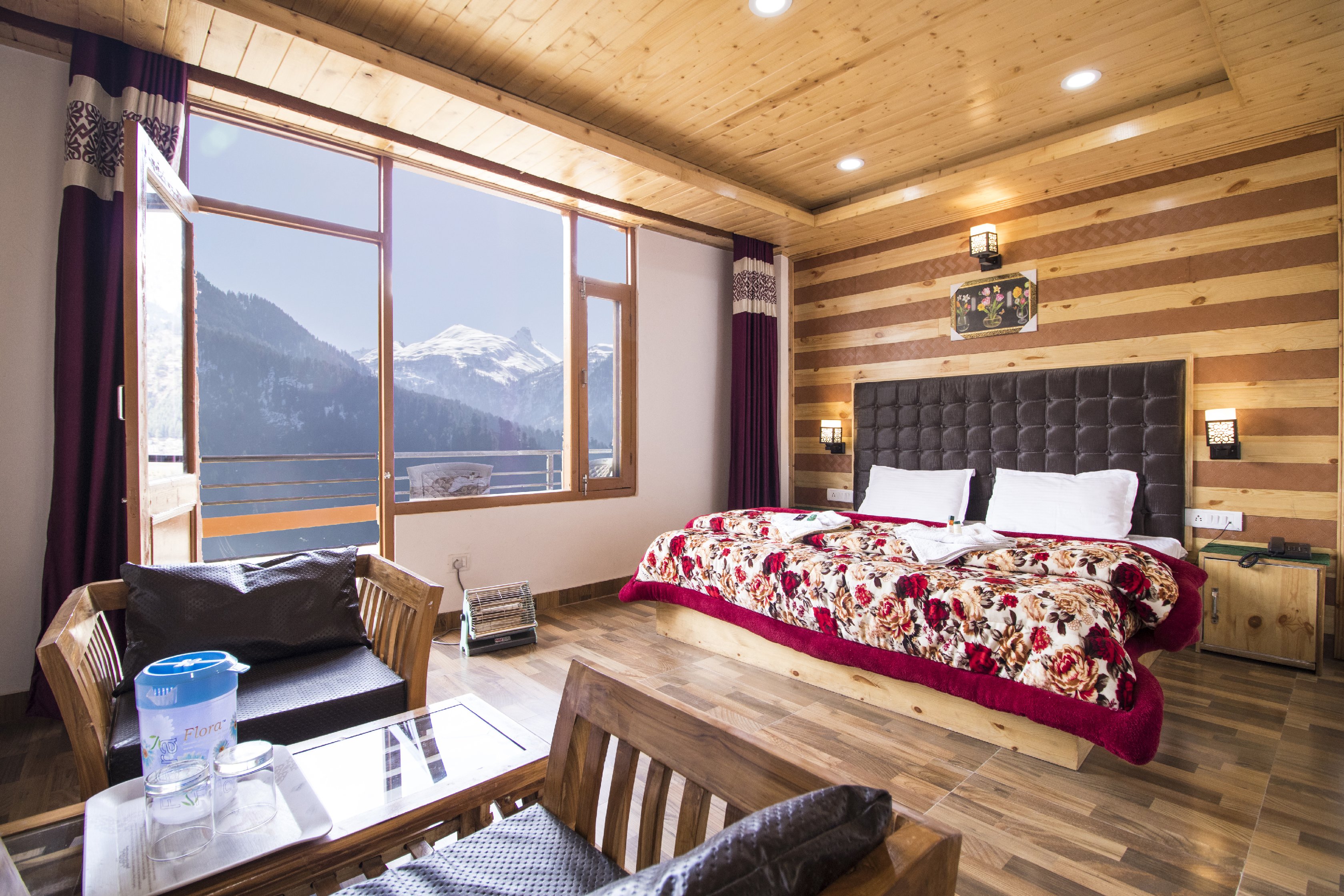 Valley View Cottage - Tap to explore photos