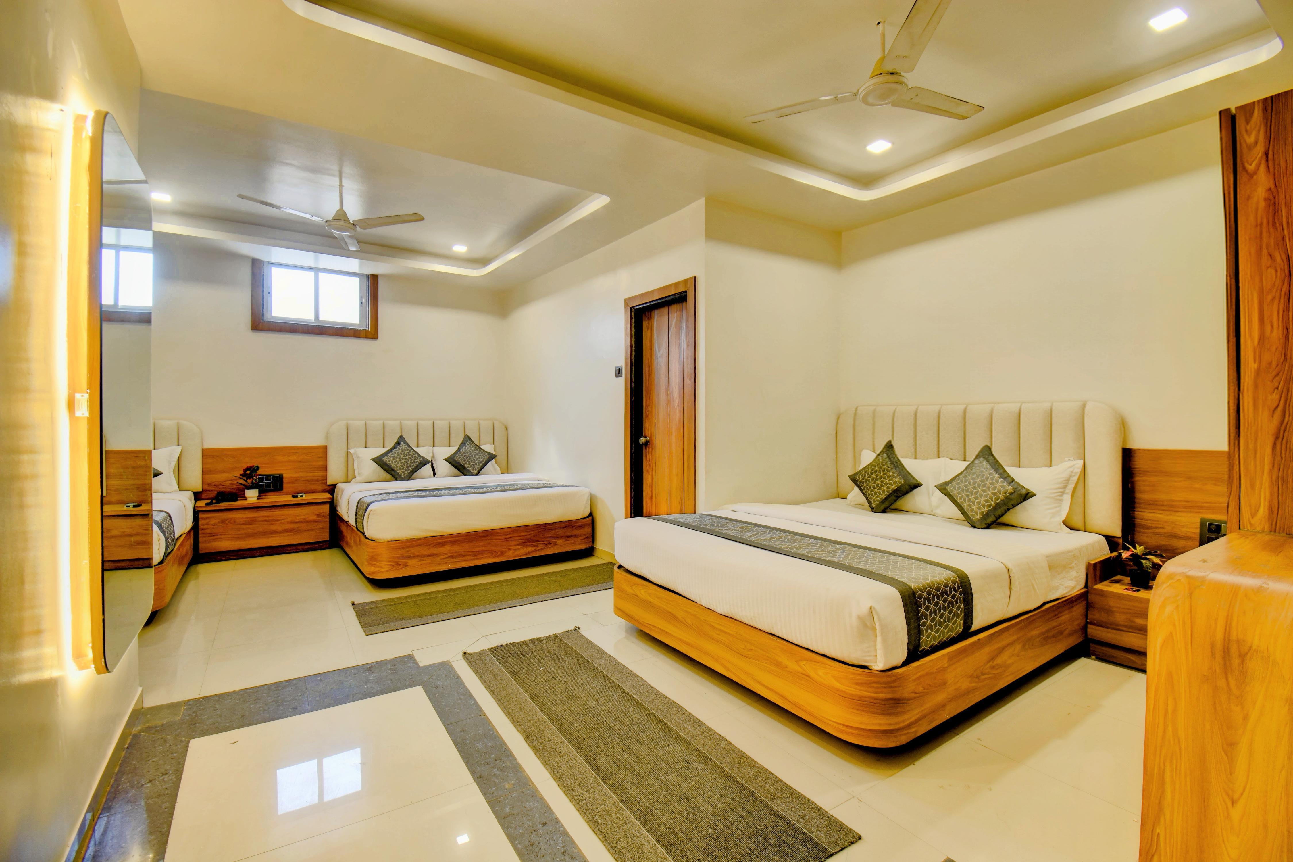 Hotel Sai Galaxy Inn Room Type - 5 Bed AC Room