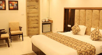 INDIAN ROLLER Room Type - Super Deluxe