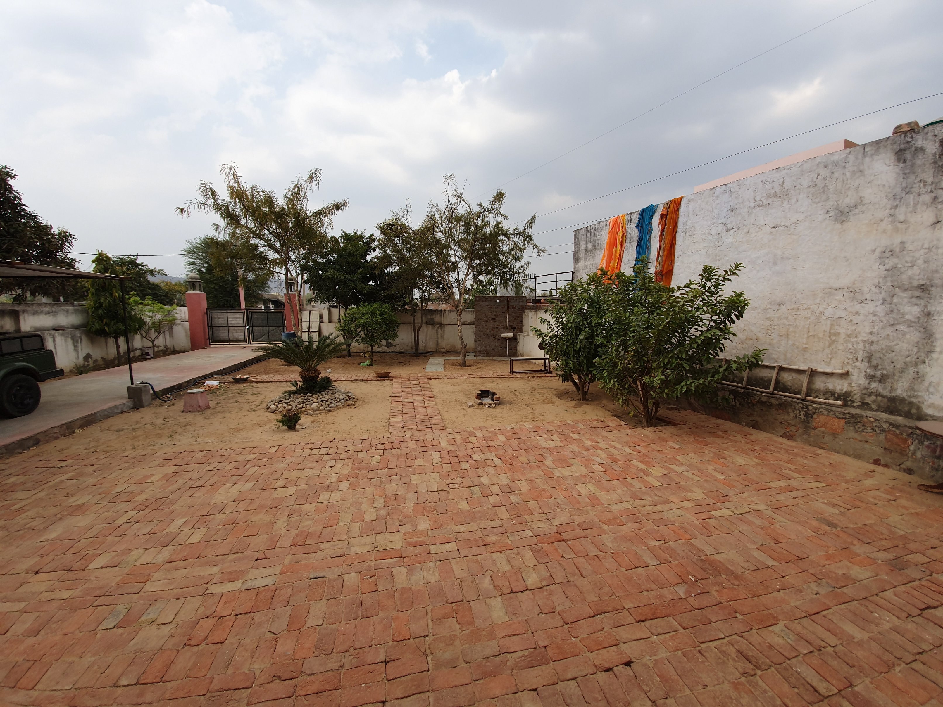Vinayak Palace Guest House - Tap to explore photos