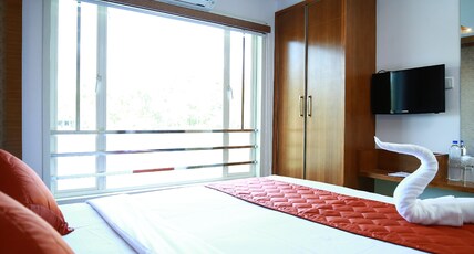 Casino Luxury Houseboats Room Type - Premium Room in Sharing House Boat - Full Time Ac Casino Luxury Houseboats Room Type - Premium Room in Sharing House Boat - Full Time Ac