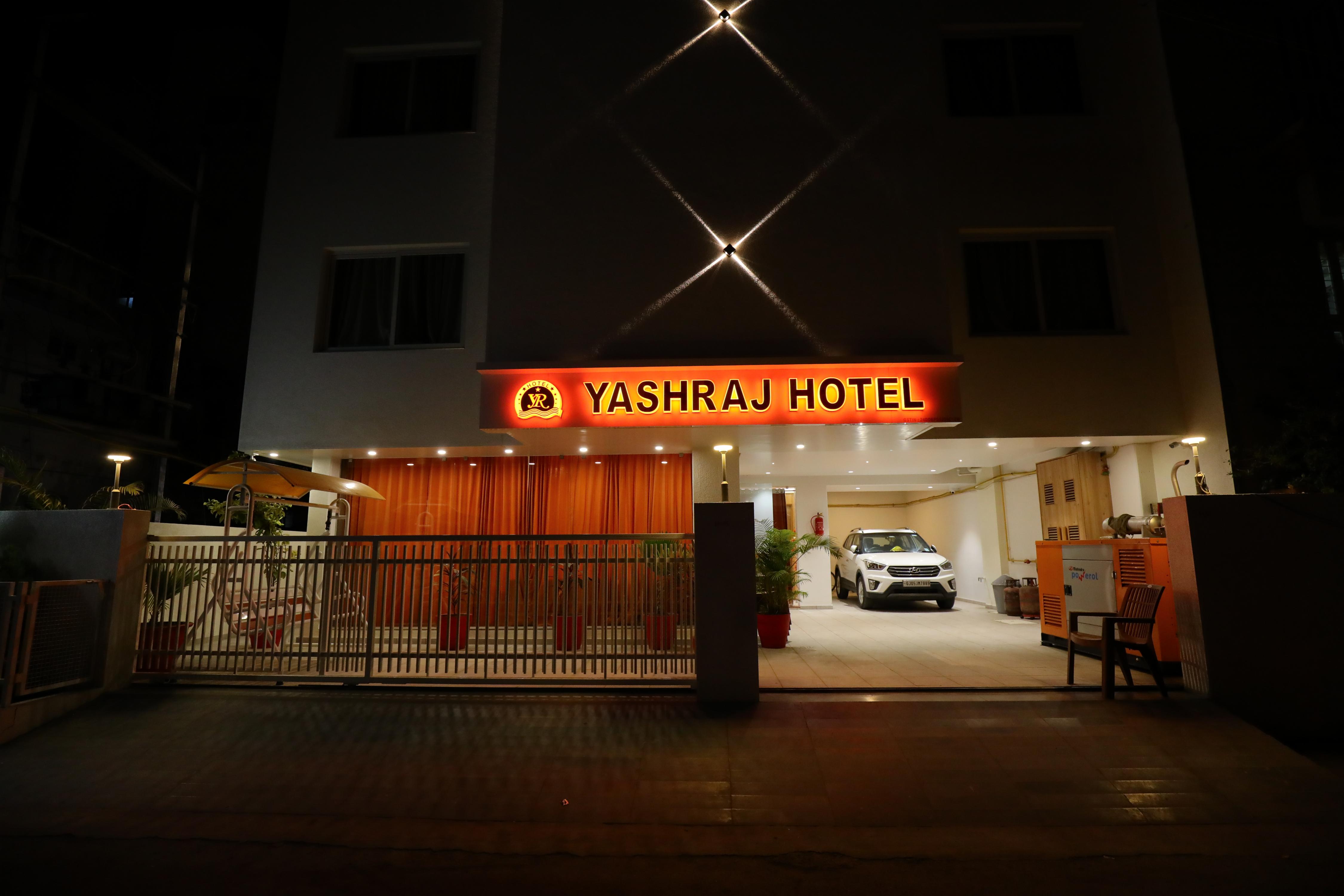 Nova Yashraj Hotel