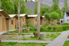 Imperial Eco Cottage | Rooms & Restaurant