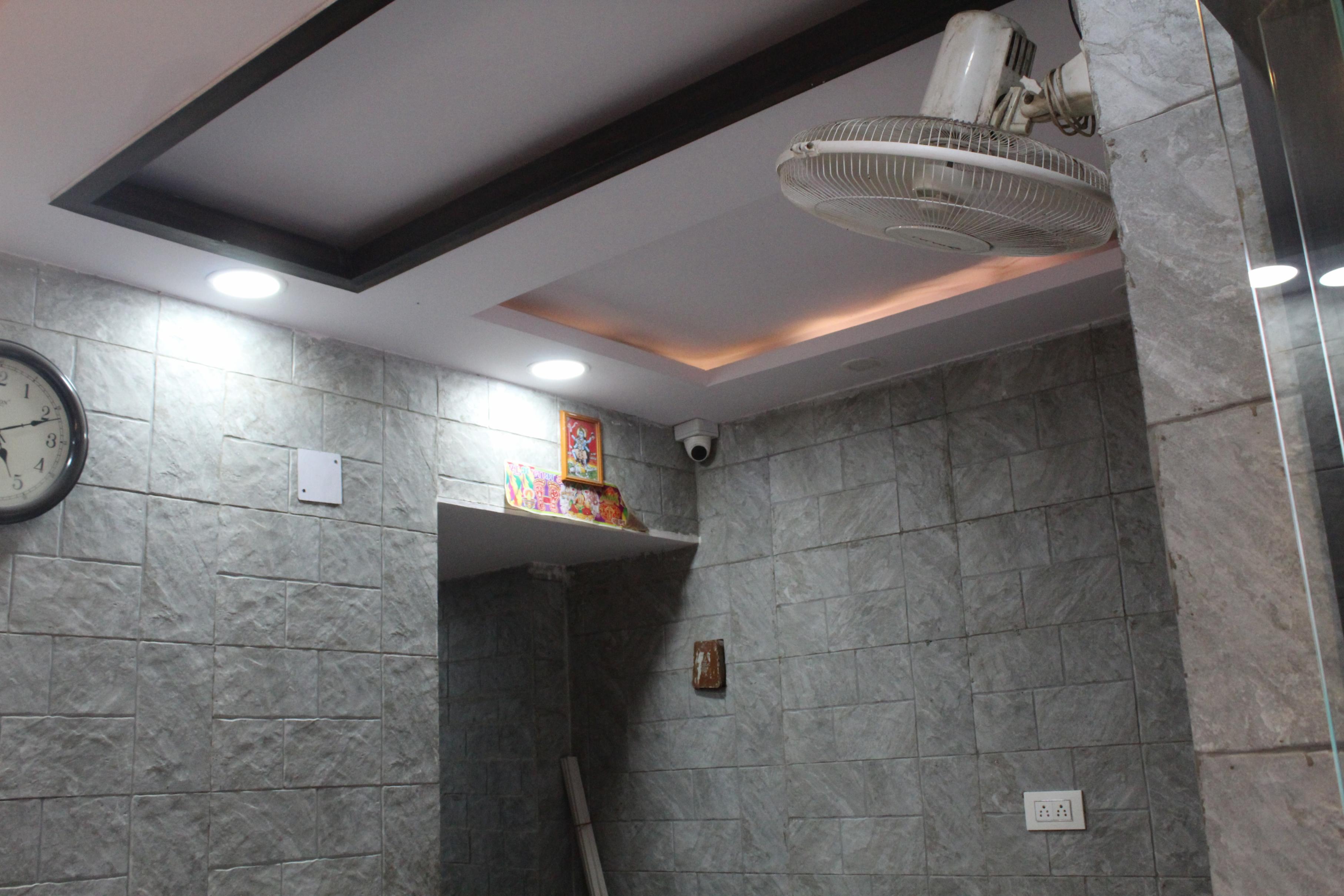 HOTEL PREET PALACE - Tap to explore photos