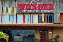 Wonder Country Club & Resort