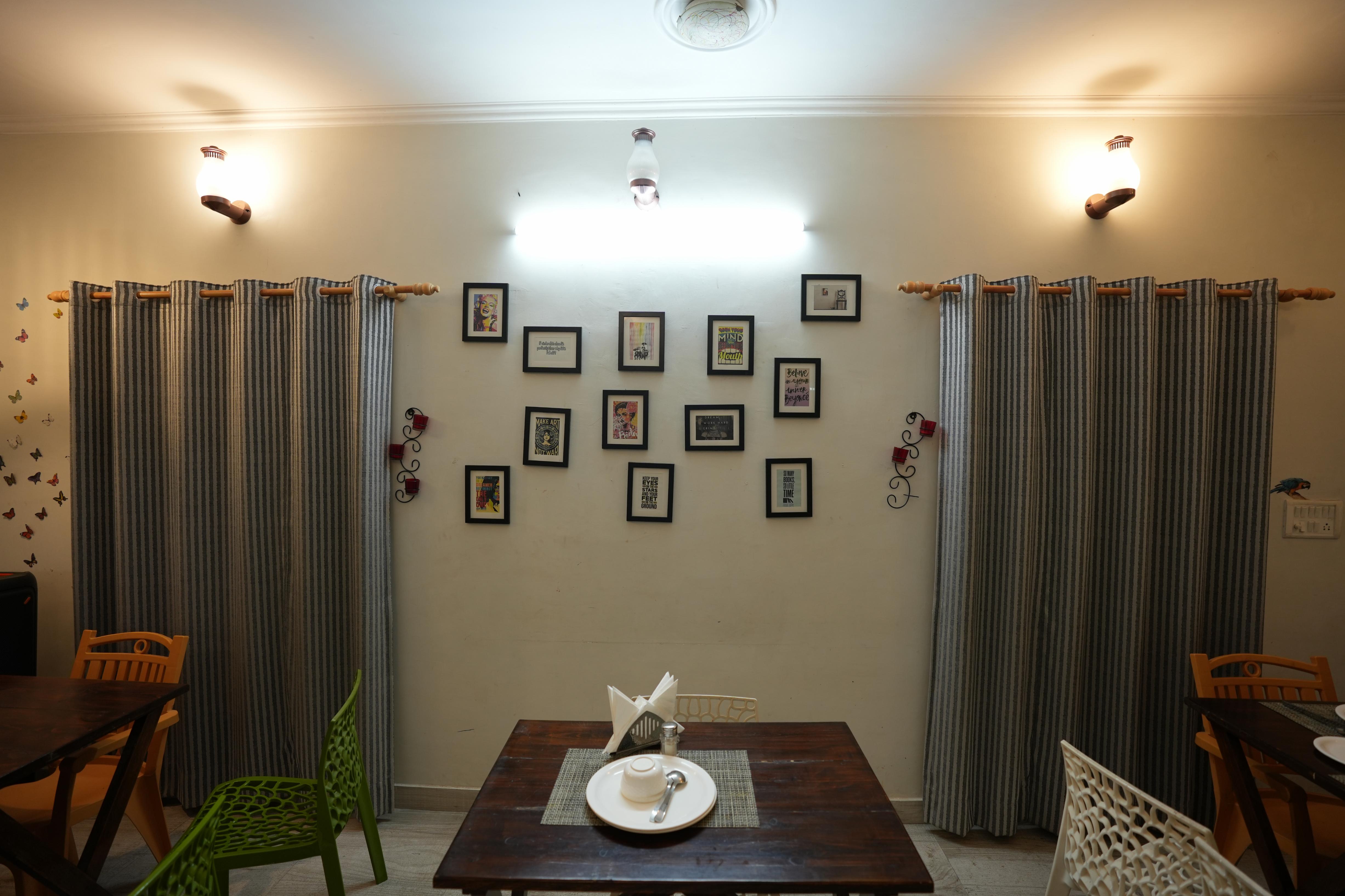 The Himalayan Living Whistling Pines I Rooms - Tap to explore photos