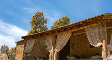 Homfortable Loshgyani - Panaromic Himalayan Views Room Type - Althea - 100 year old restored romantic Kumaoni cottage Homfortable Loshgyani - Panaromic Himalayan Views Room Type - Althea - 100 year old restored romantic Kumaoni cottage