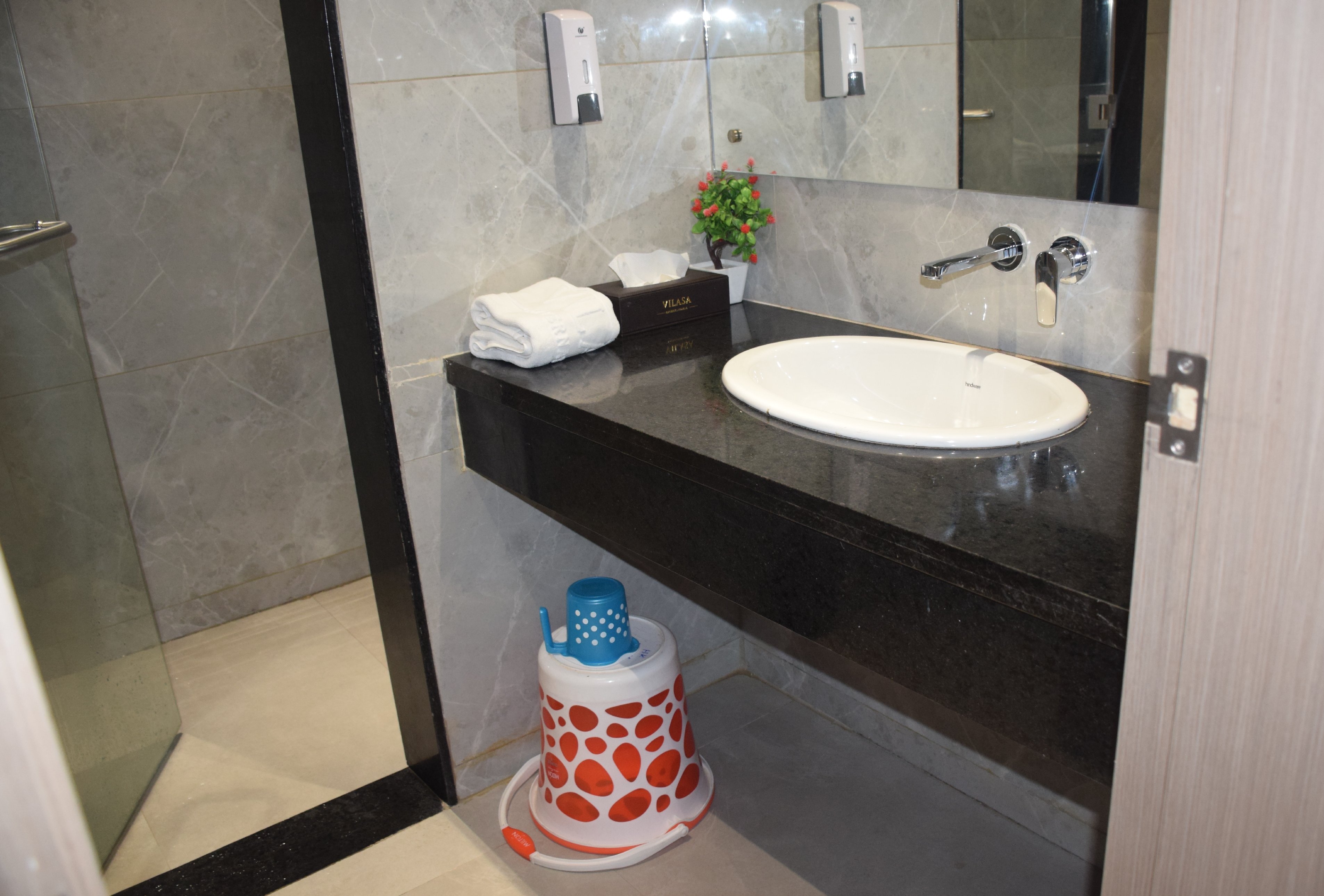 Hotel Vilasa International - Tap to explore photos