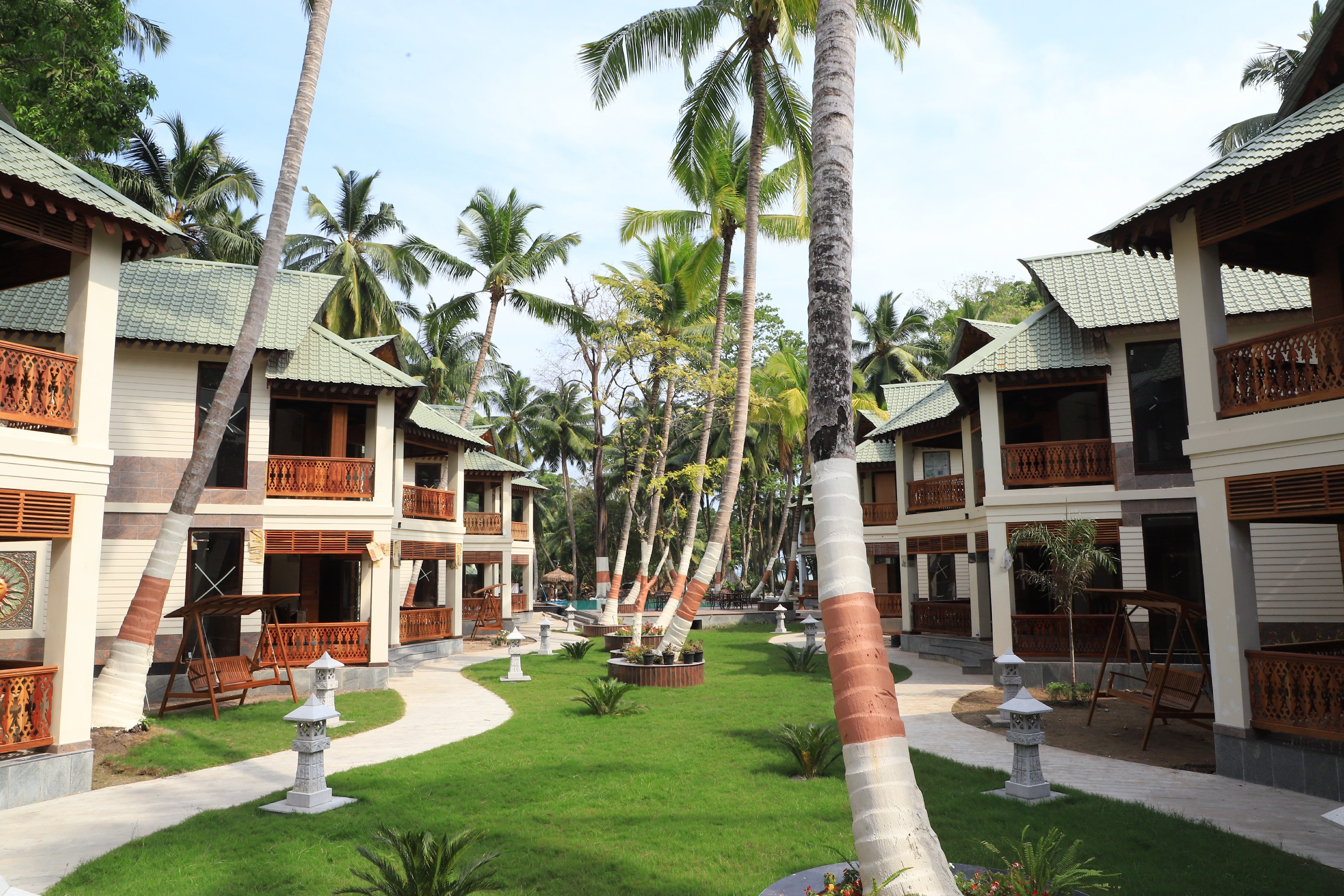 Sandy Waves Beach Resort