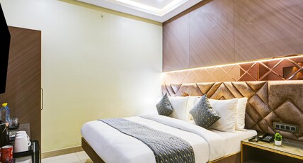 Hotel New Frontier Near Chandni Chowk Market and Old Delhi Railway Station Room Type - Executive Deluxe Room with Smart TV / Mini Fridge Hotel New Frontier Near Chandni Chowk Market and Old Delhi Railway Station Room Type - Executive Deluxe Room with Smart TV / Mini Fridge