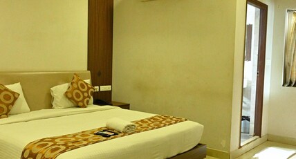 Hotel Royal Park Room Type - DELUXE ROOM