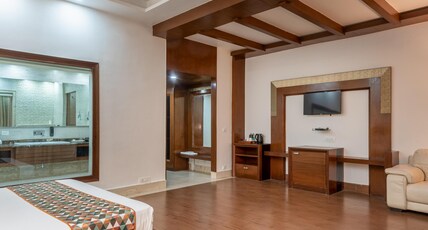 The Solitaire Resort by Lawrence Hotels Room Type - Valley View Executive Suite