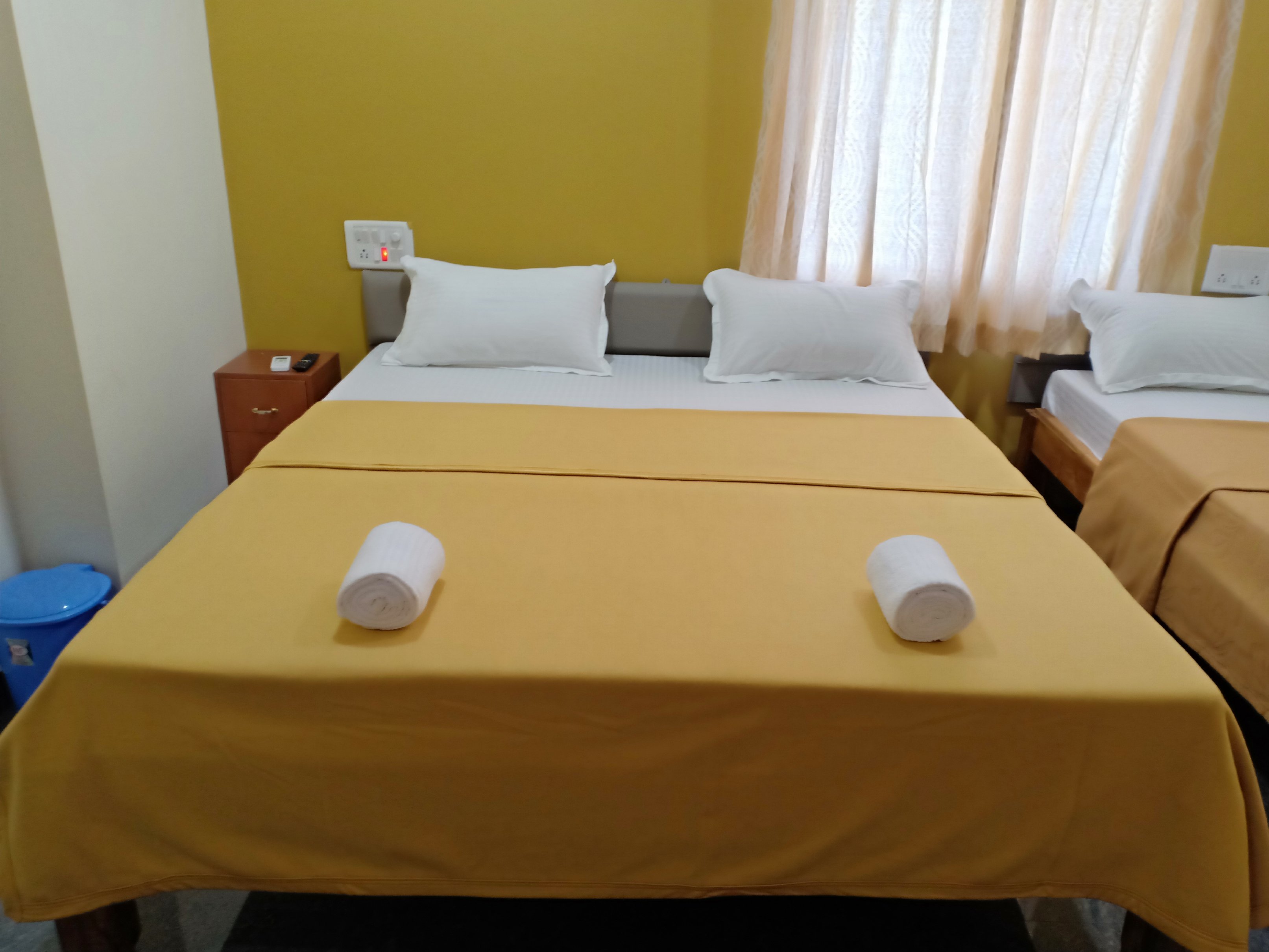 Blue Crystal Lodge & Restaurant