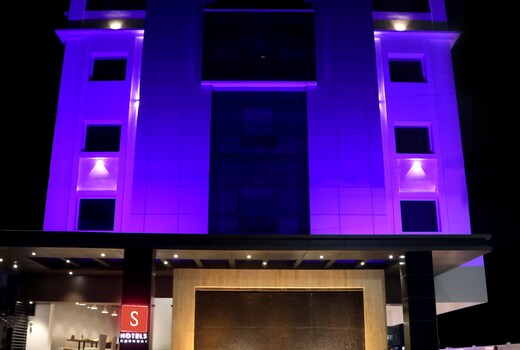 S HOTELS