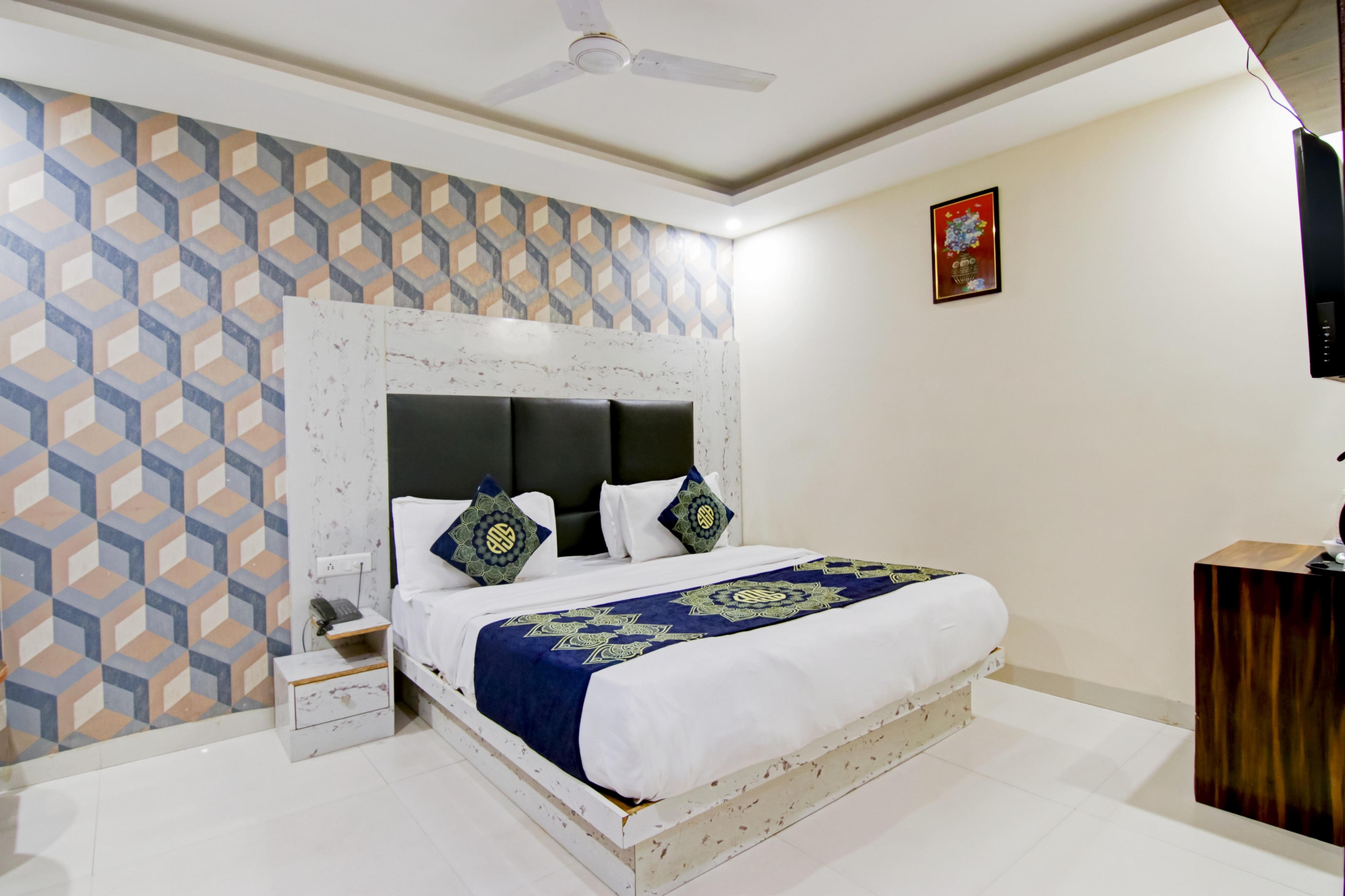 Hotel HSP Suites - Tap to explore photos