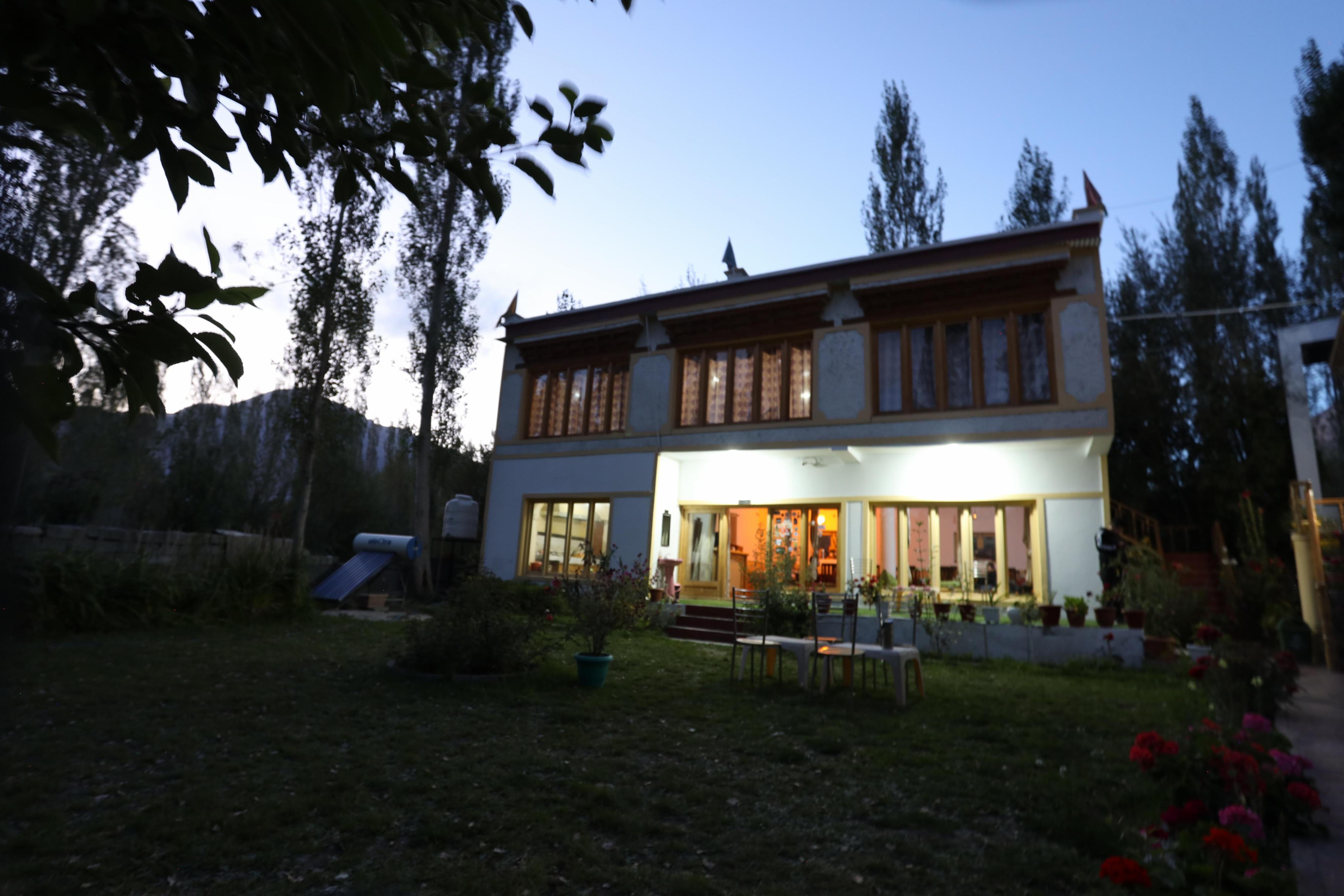 HOTEL NAMGYAL VILLA - Tap to explore photos